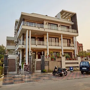 3* Bed & Breakfast Kapoor Residency