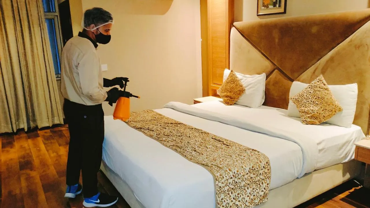 ***  Hotel Waves, Delhi Airport India
