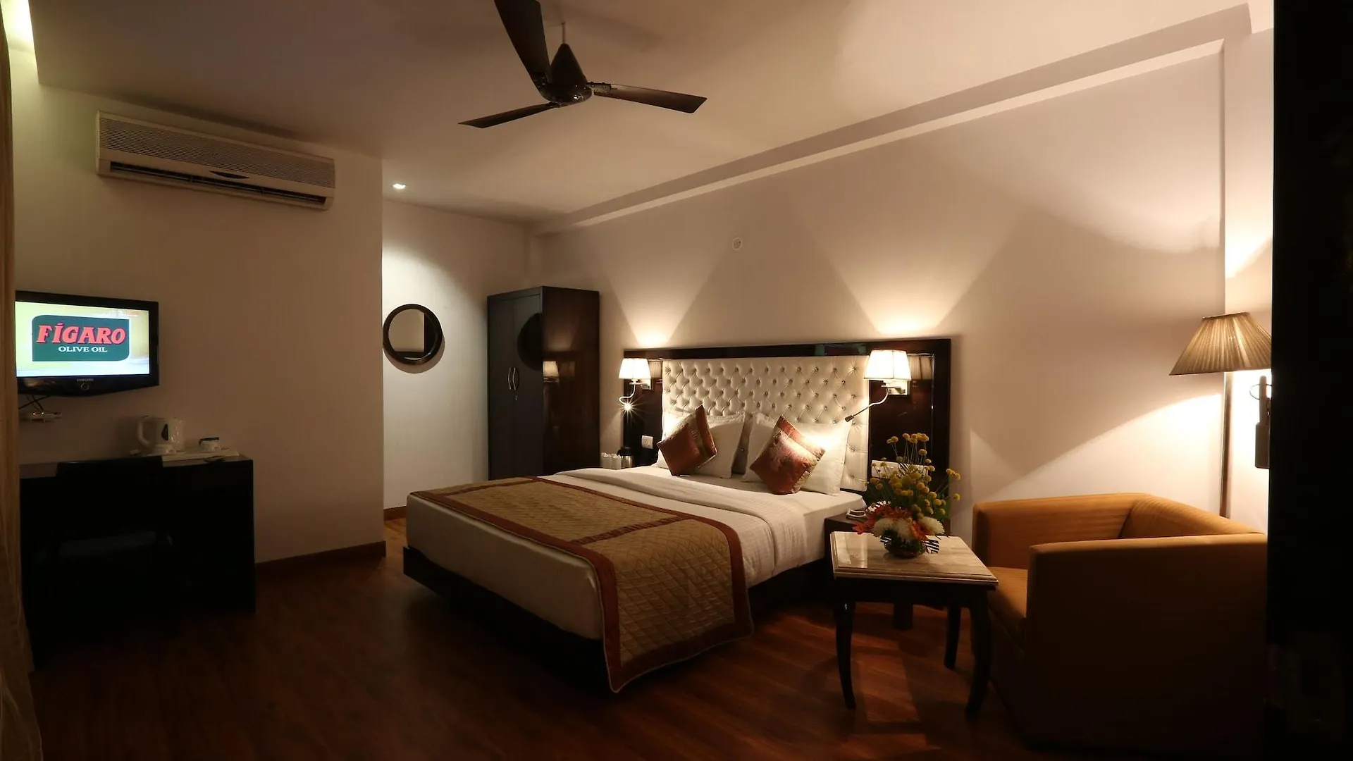Hotel Waves, Delhi Airport