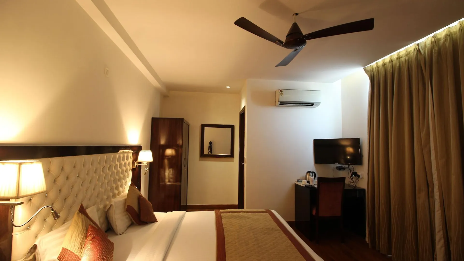 ***  Hotel Waves, Delhi Airport India