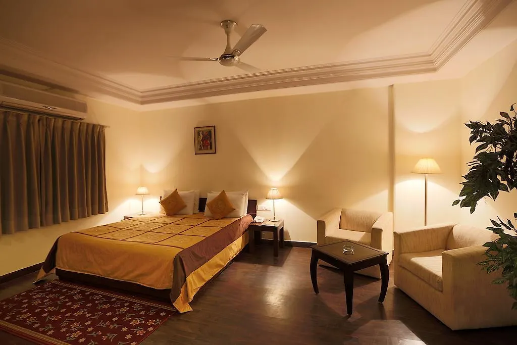 ***  Hotel Waves, Delhi Airport India