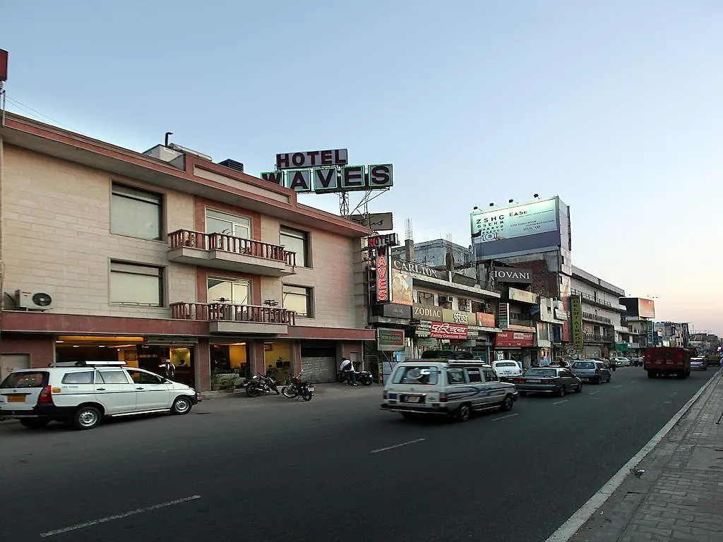 Hotel Waves, Delhi Airport location