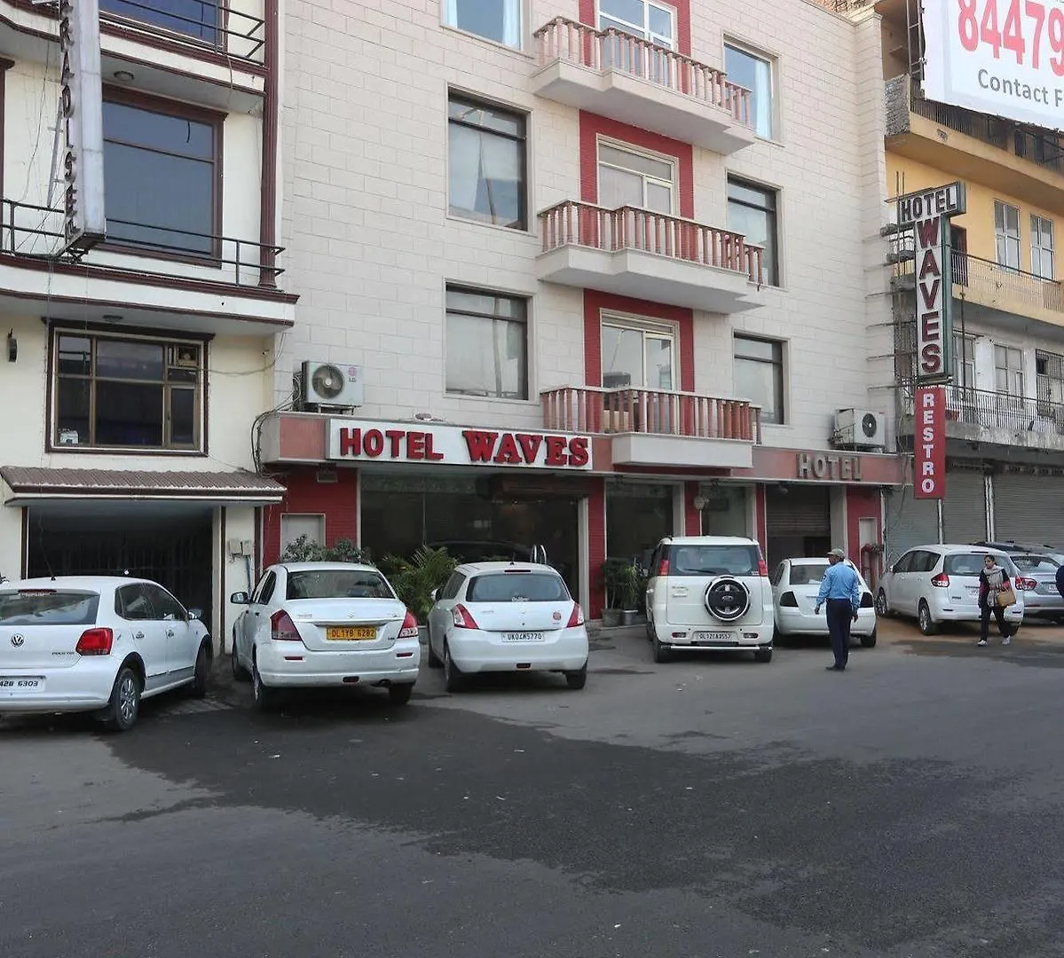 Hotel Waves, Delhi Airport