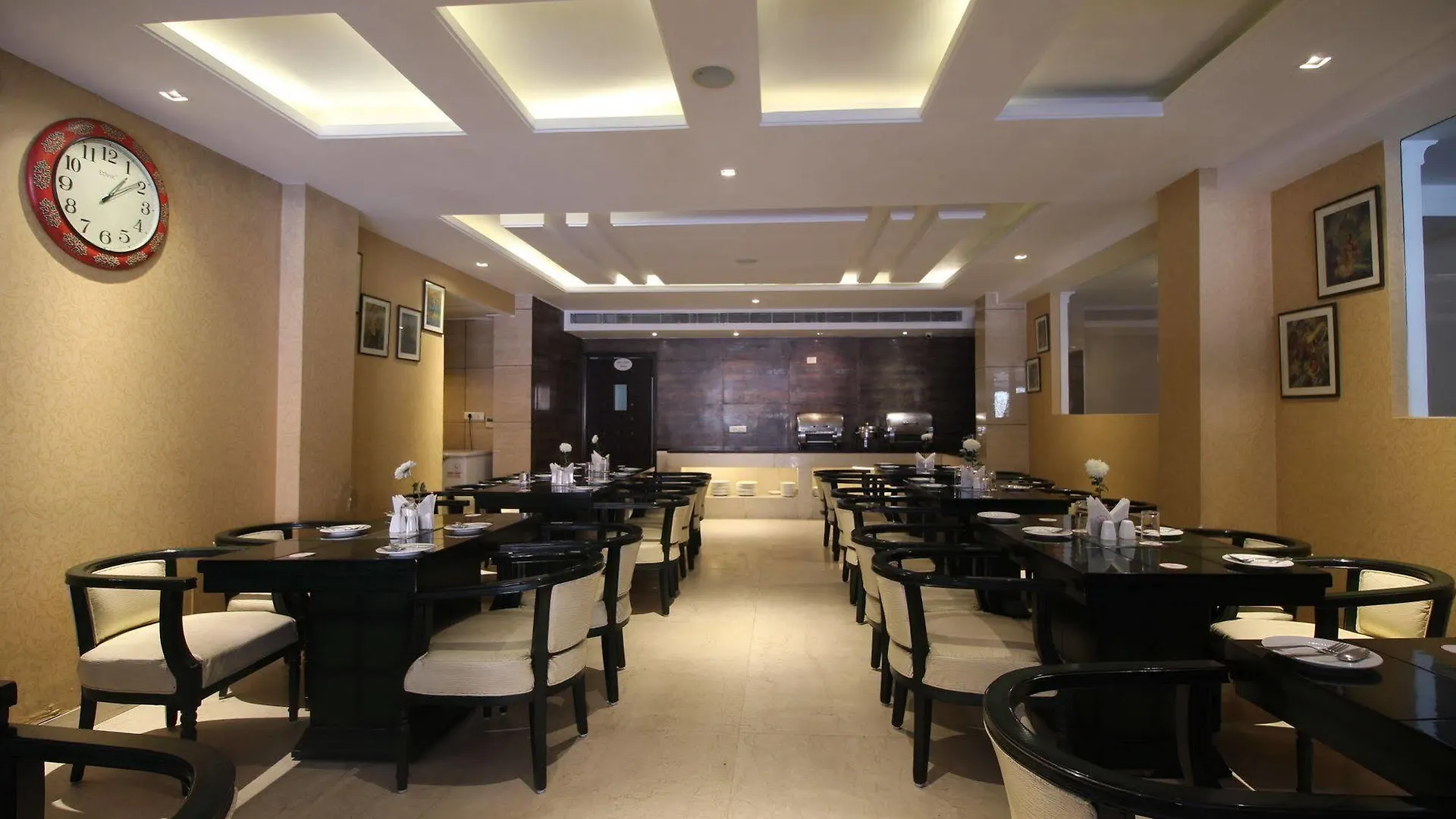 ***  Hotel Waves, Delhi Airport India