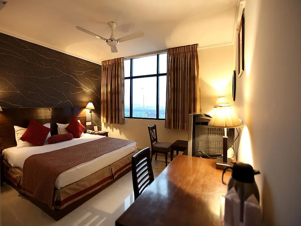Hotel Waves, Delhi Airport